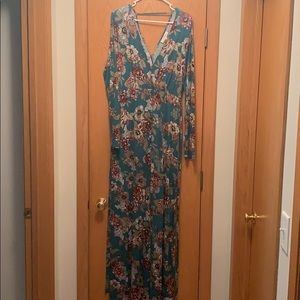 Jessica Simpson Dresses - Long sleeve floral maxi maternity dress Jessica Simpson Dresses - Long sleeve floral maxi maternity dress